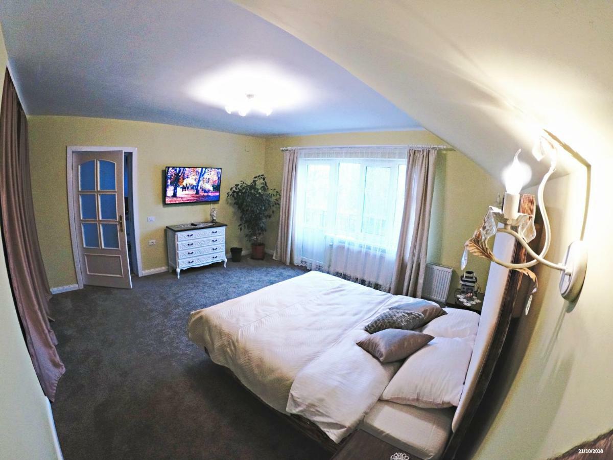 Hotel Apulum Gardens Alba Iulia Esterno foto
